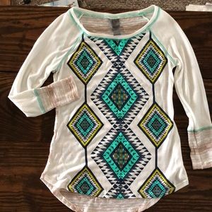 Light weight loose fitting long sleeve